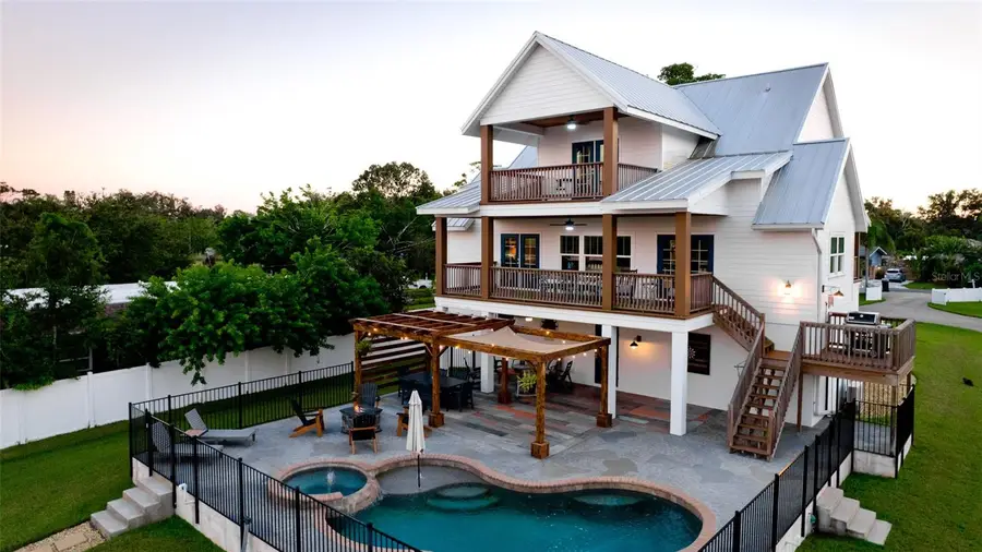 2111 51st Boulevard E, Bradenton, FL 34208 - Image #2