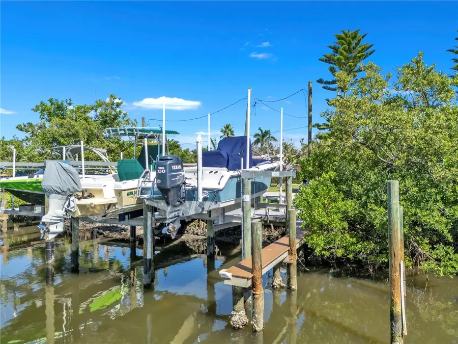 238 85th Street #4, Holmes Beach, FL 34217 - Image #2