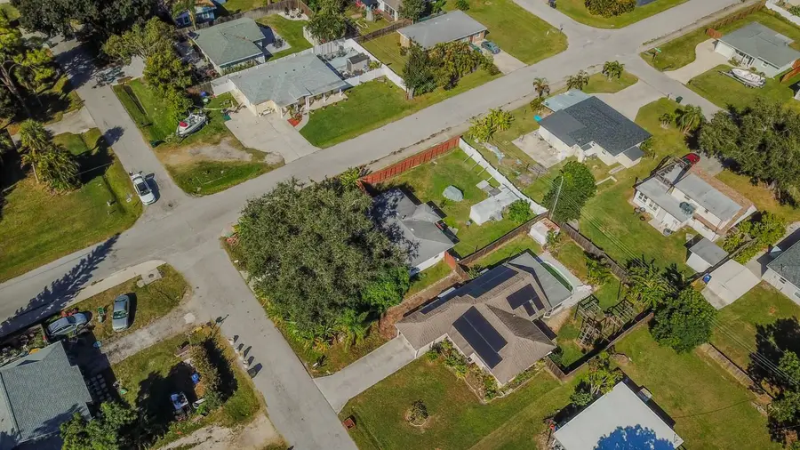 3305 Williamsburg Street, Sarasota, FL 34231 - Image #3