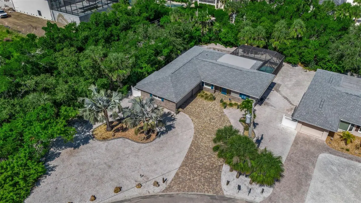 307 Avenida De Paradisio, Sarasota, FL 34242 - Image #1