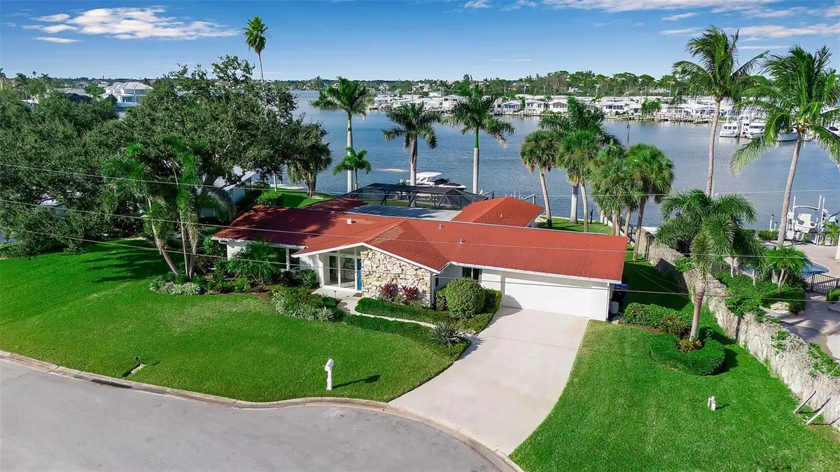 318 Nassau Street N, Venice, FL 34285 - Image #1