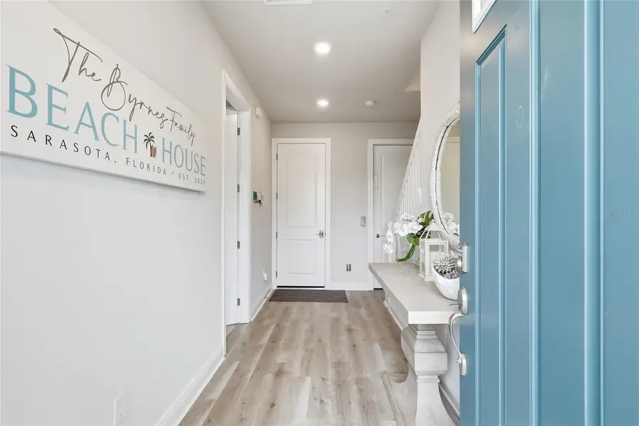 389 Gowdy Road, Sarasota, FL 34237 - Image #3