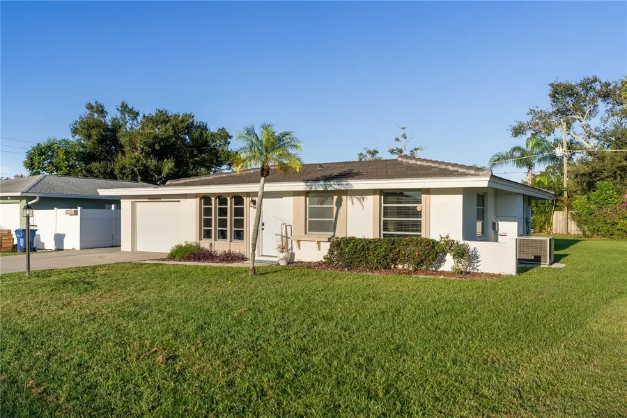 466 Sunnyside Drive, Venice, FL 34293 - Image #2