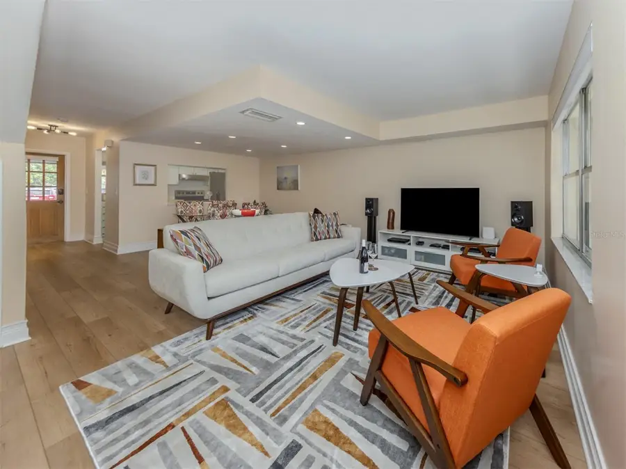 3208 Ramblewood Drive N, Sarasota, FL 34237 - Image #3