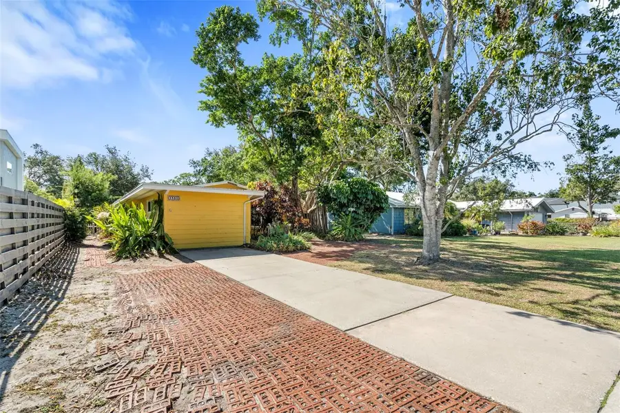 2380 Bay St, Sarasota, FL 34237 - Image #2