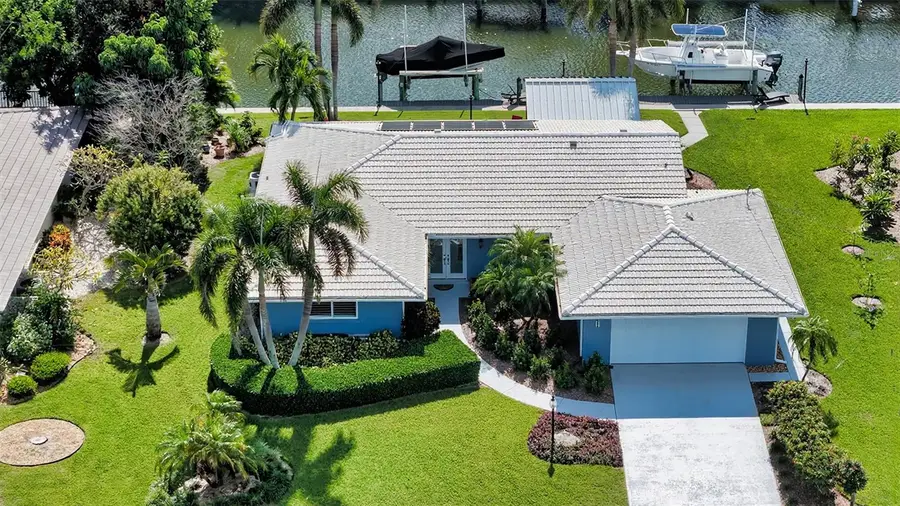 5569 Contento Drive, Sarasota, FL 34242 - Image #3