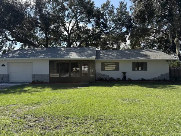 60 Outlook Street, UMATILLA, FL 32784