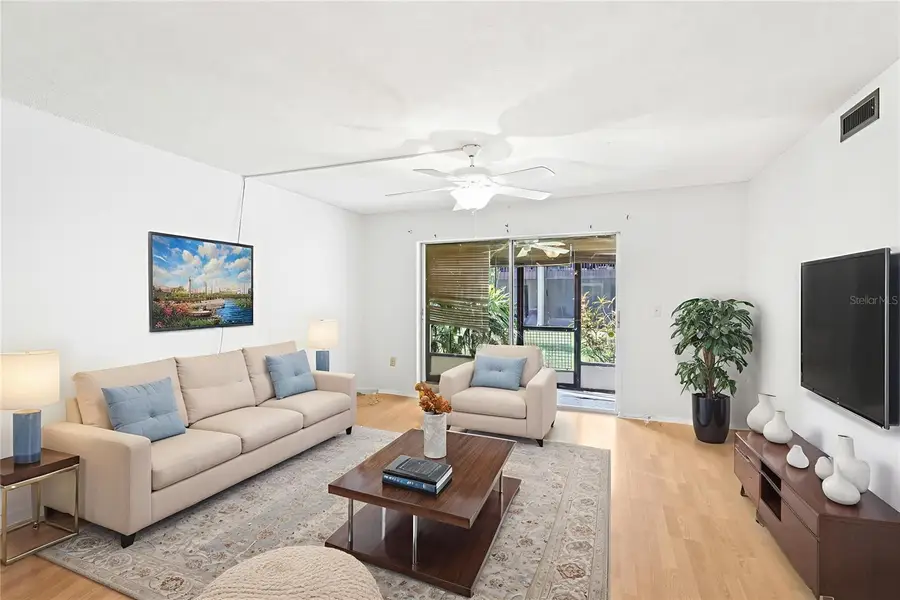 2736 Hidden Lake Boulevard #B, Sarasota, FL 34237 - Image #3