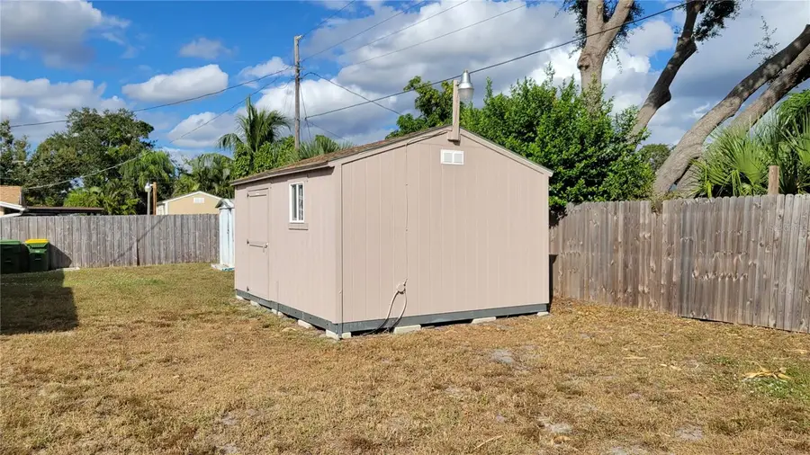 432 Crosby Court, Sarasota, FL 34237 - Image #2