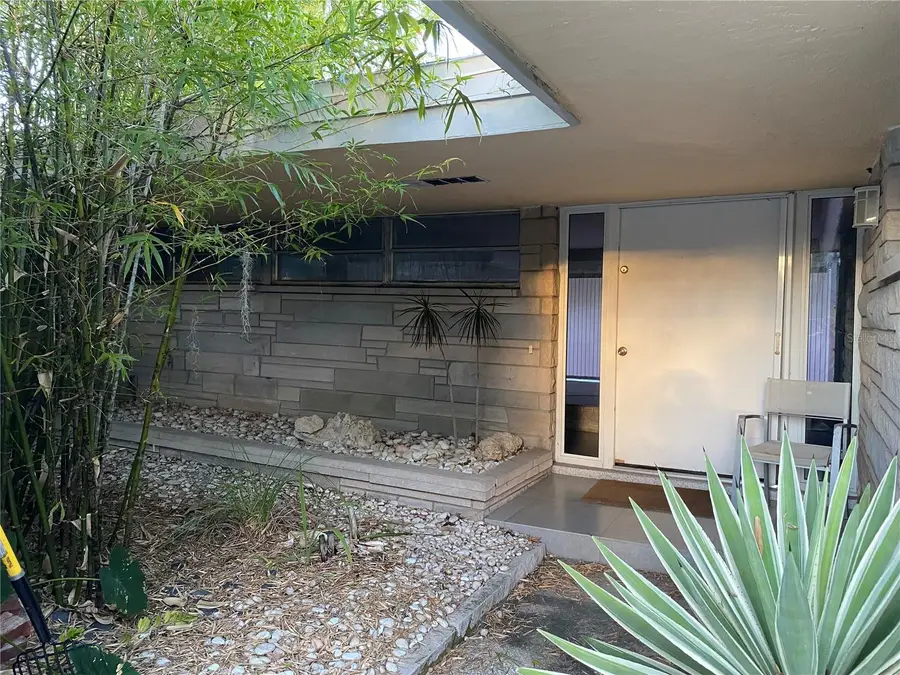 3300 Mineola Drive, Sarasota, FL 34239 - Image #2