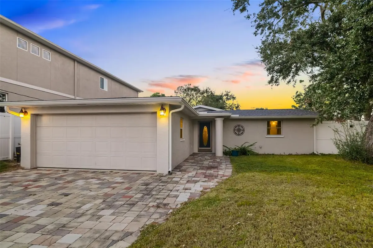 410 Pameto Road, Nokomis, FL 34275 - Image #1