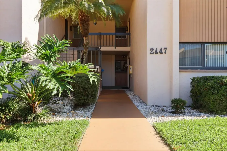 2447 Clubhouse Circle #203, Sarasota, FL 34232 - Image #2