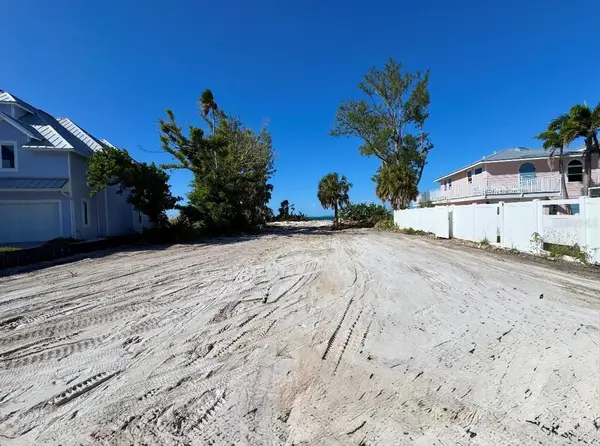 831 N North Shore Drive, ANNA MARIA, FL 34216