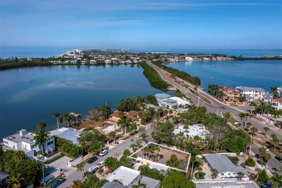 335 N Washington Drive, Sarasota, FL 34236 - Image #3