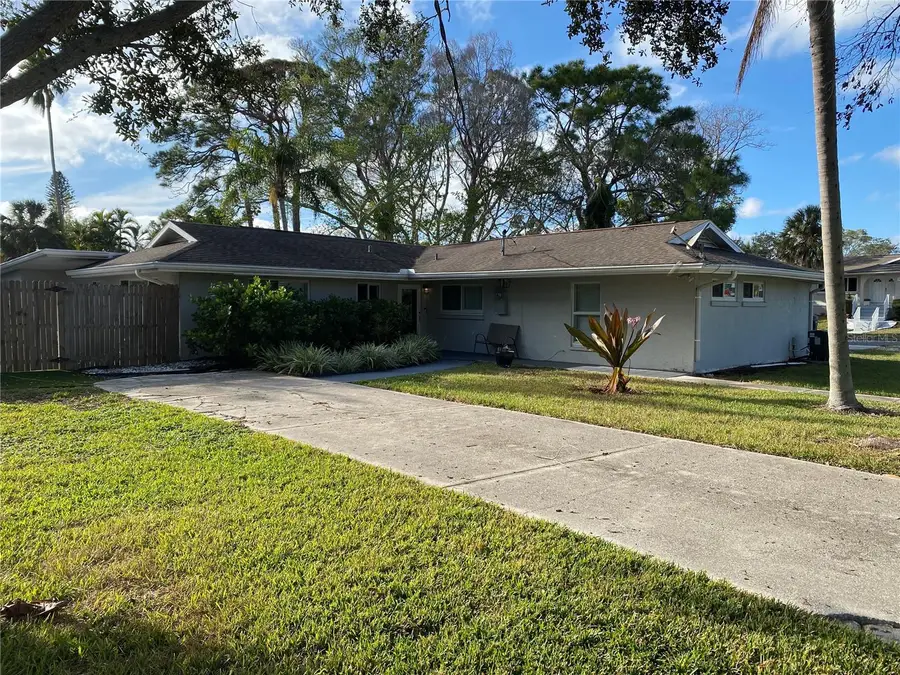 7230 Shepherd Street, Sarasota, FL 34243 - Image #2