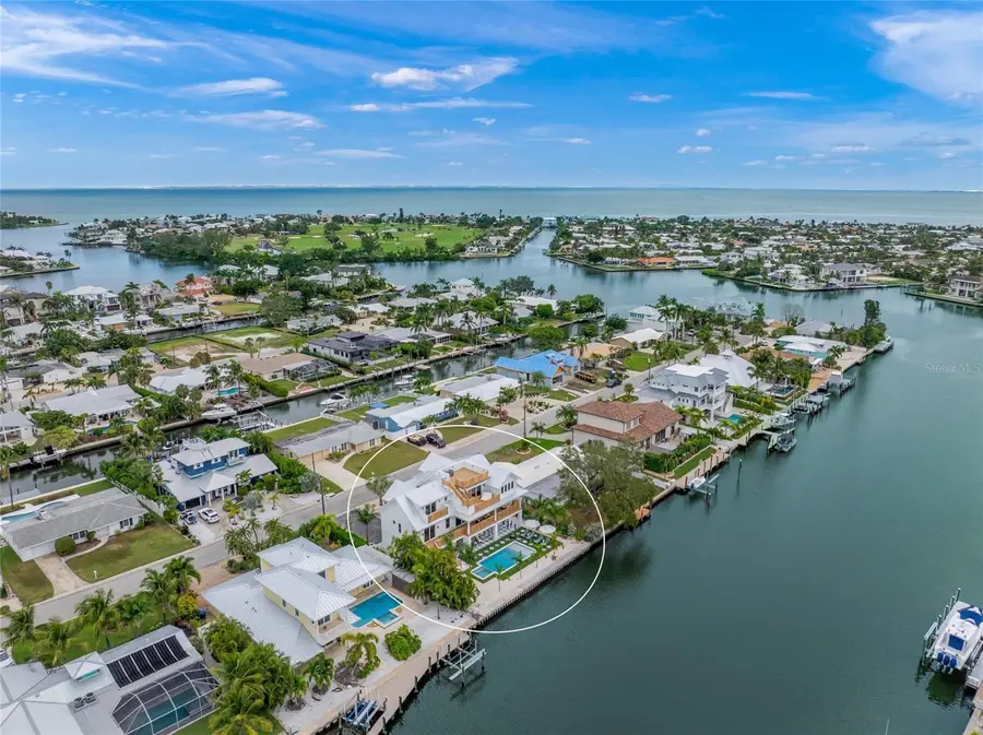 525 68th Street, Holmes Beach, FL 34217 - Image #3
