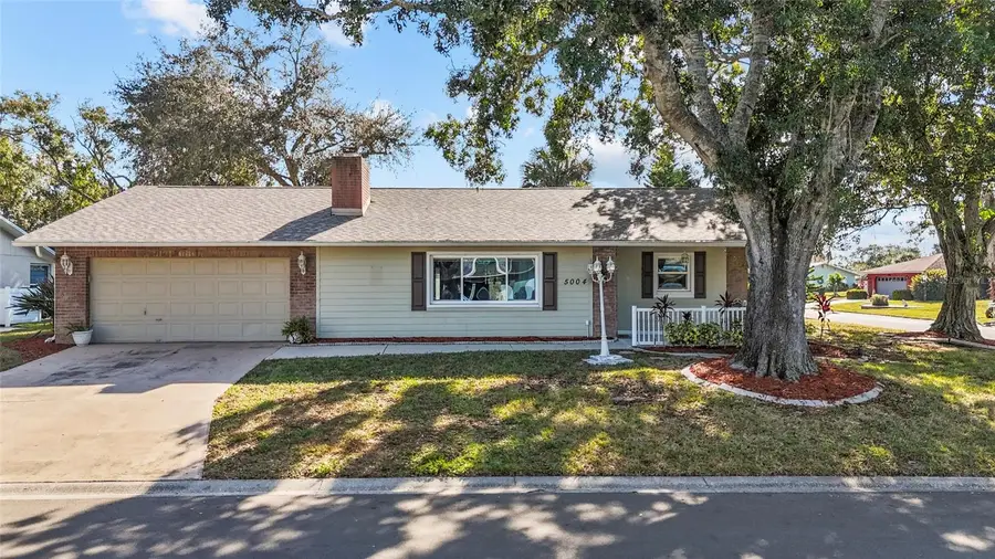 5004 Brandeis Circle N, Sarasota, FL 34243 - Image #2