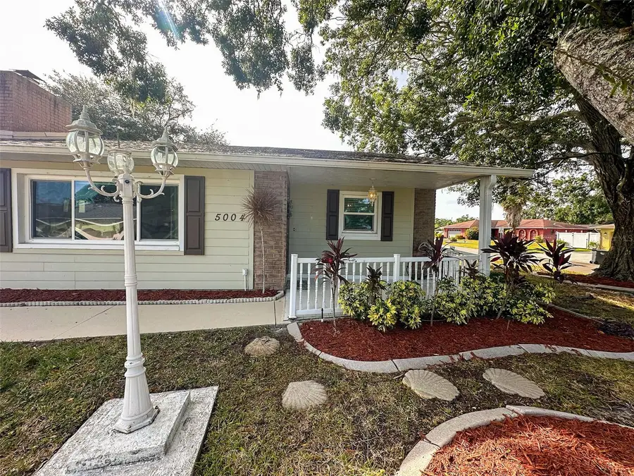5004 Brandeis Circle N, Sarasota, FL 34243 - Image #3