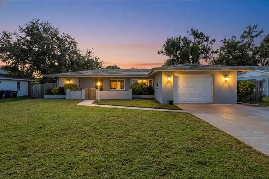 3374 Bougainvillea Street, Sarasota, FL 34239 - Image #2