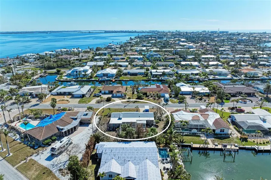 609 Foxworth Lane, Holmes Beach, FL 34217 - Image #3