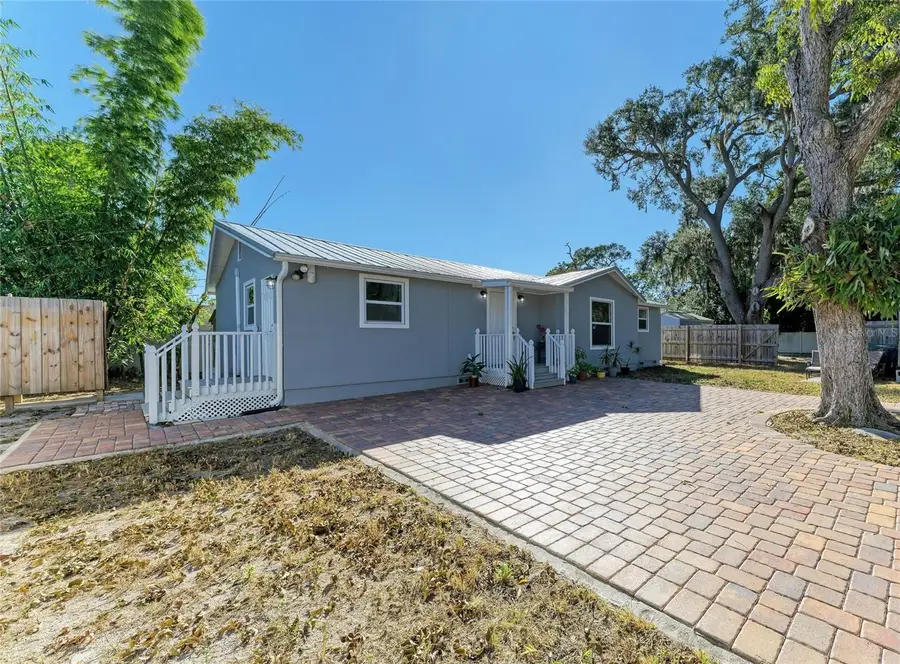 530 Howell Place, Sarasota, FL 34232 - Image #2