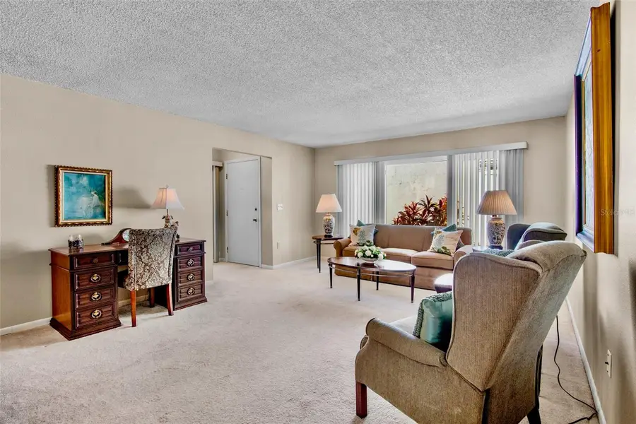 3905 Center Gate Circle #3, Sarasota, FL 34233 - Image #3