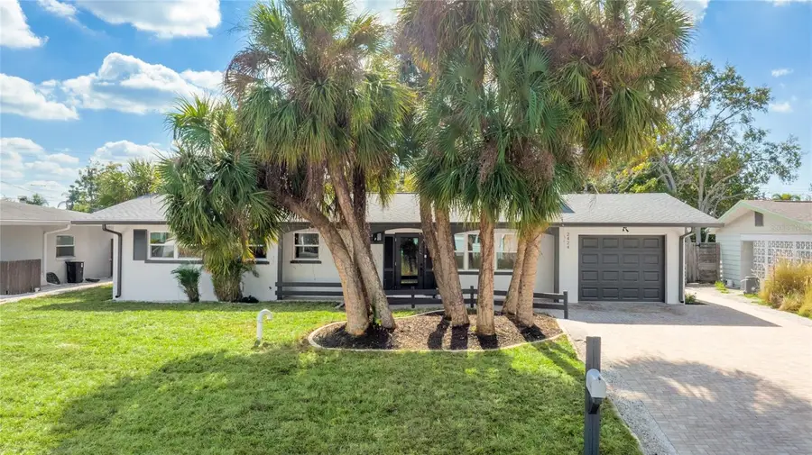 2424 Hamlin Lane, Sarasota, FL 34239 - Image #2