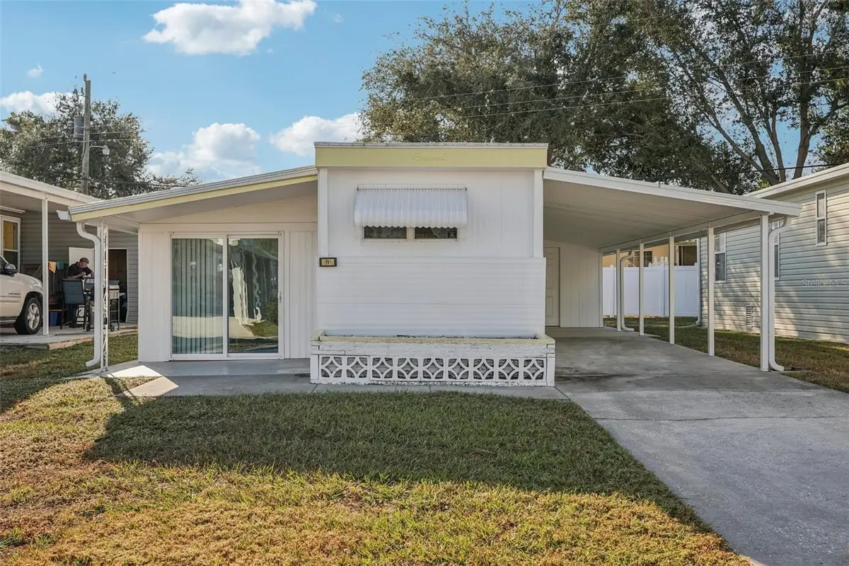 111 Lakeview Drive, Palmetto, FL 34221 - Image #1