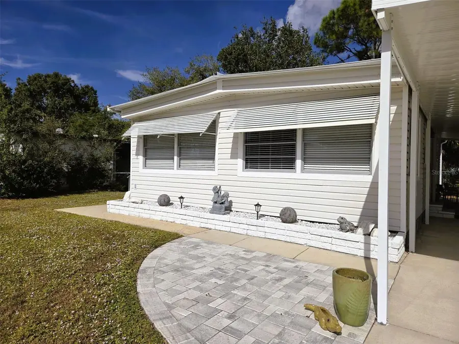 3383 Oakwood Boulevard N, Sarasota, FL 34237 - Image #2