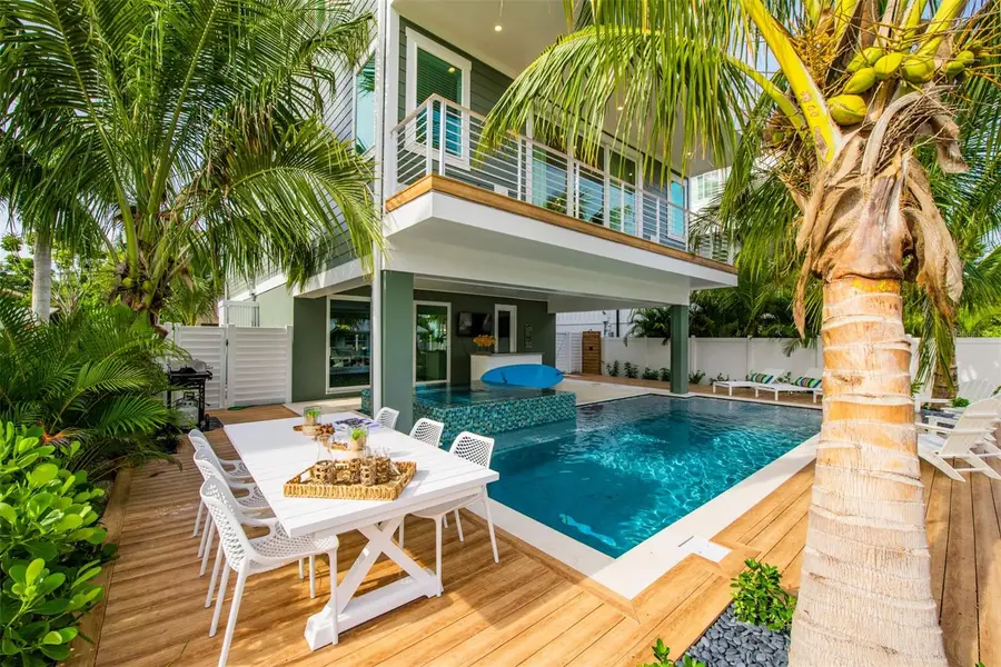 403 20th Place N, Bradenton Beach, FL 34217 - Image #3