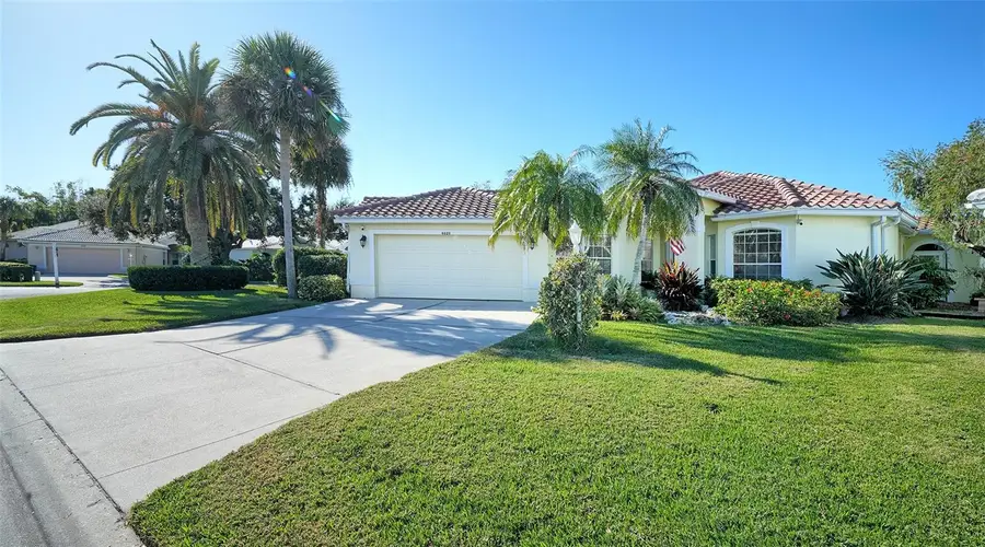 6828 Avenida Marbella, Sarasota, FL 34238 - Image #2