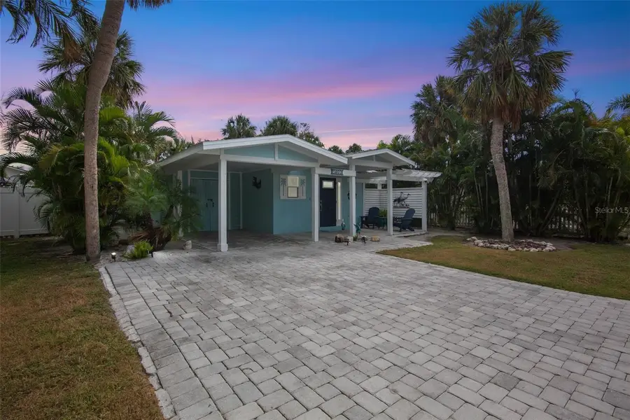 5803 Imperiore Avenue, Holmes Beach, FL 34217 - Image #3