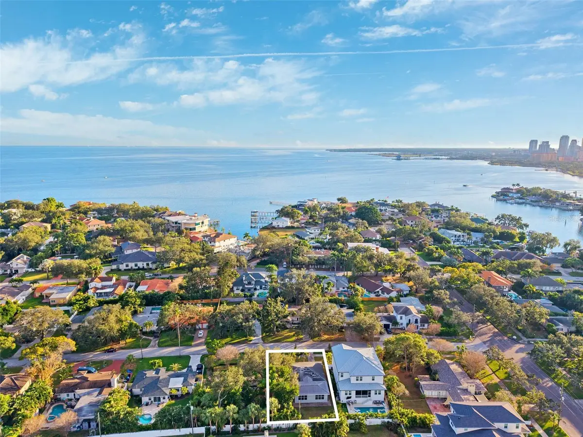 218 Catalan Boulevard Ne, Saint Petersburg, FL 33704 - Image #1