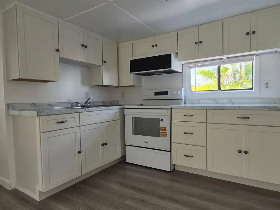 10315 Cortez Rd W #1B, Bradenton, FL 34210 - Image #2