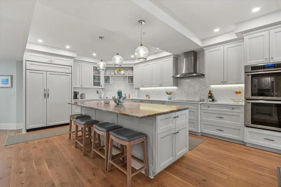 1260 Dolphin Bay Way #401, Sarasota, FL 34242 - Image #3