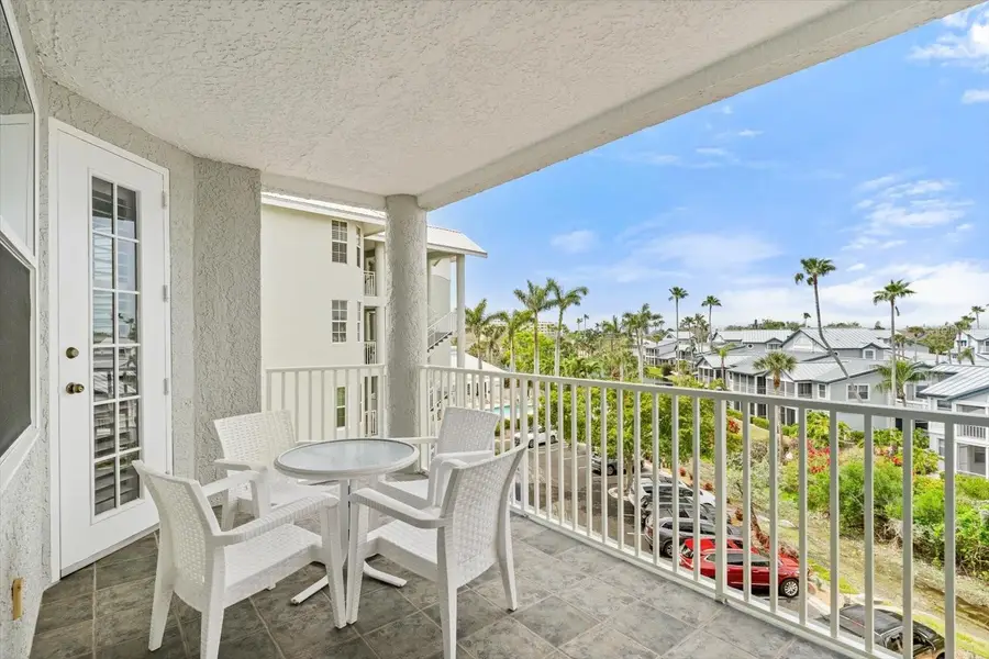 1260 Dolphin Bay Way #404, Sarasota, FL 34242 - Image #3