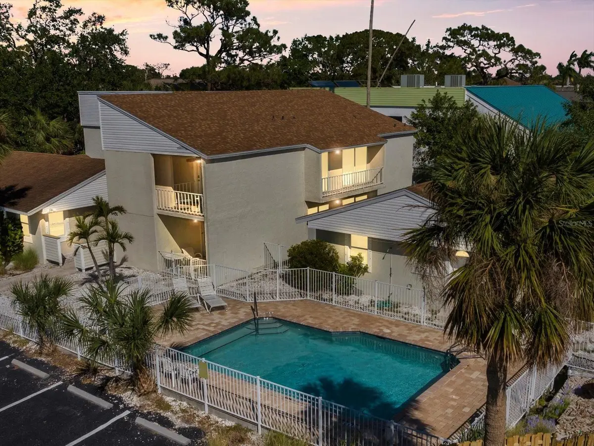 6451 Elmwood Avenue #H, Sarasota, FL 34231 - Image #1