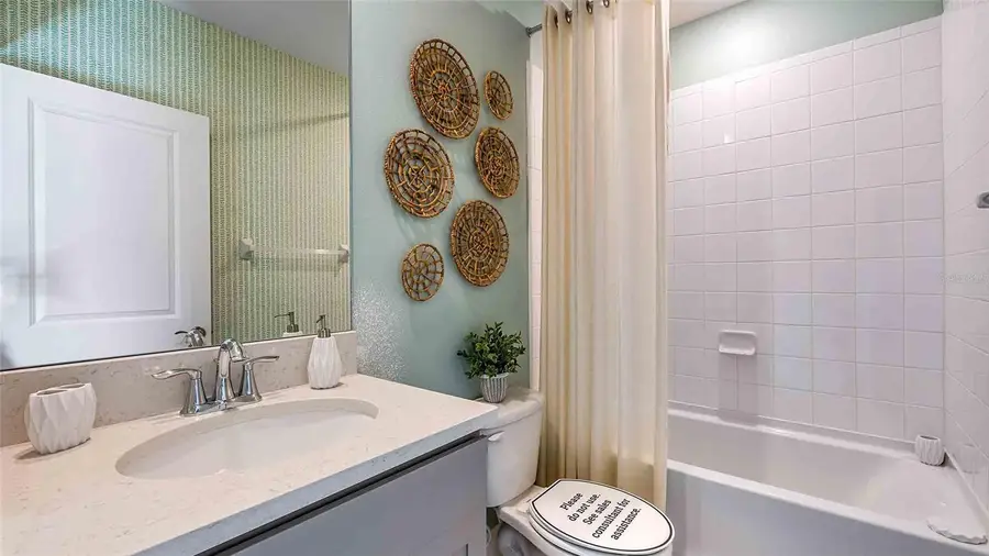 18230 Thistleberry Place, Lakewood Ranch, FL 34211 - Image #2