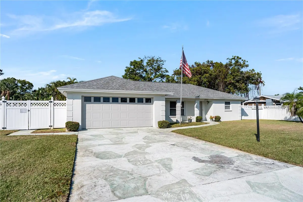 319 Mendez Drive, Sarasota, FL 34243 - Image #1