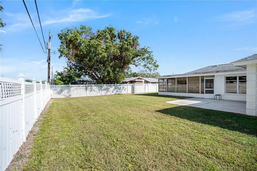 319 Mendez Drive, Sarasota, FL 34243 - Image #2