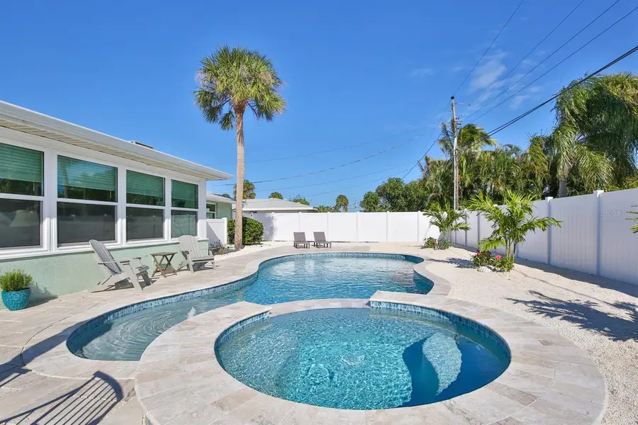 305 67th Street, Holmes Beach, FL 34217 - Image #2