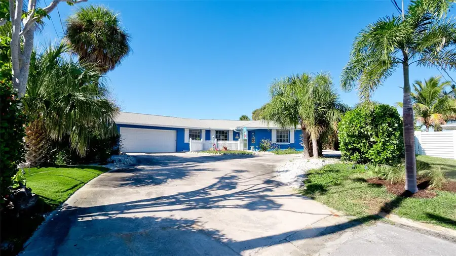 627 Concord Lane, Holmes Beach, FL 34217 - Image #3