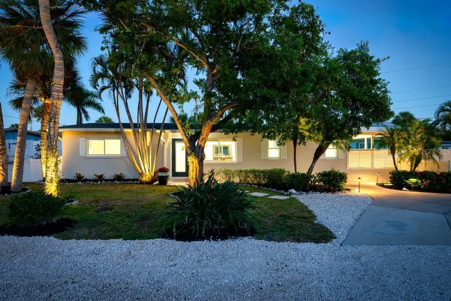 211 85th Street, Holmes Beach, FL 34217 - Image #2