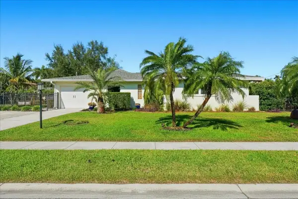 1023 El Valle Avenue, FORT MYERS, FL 33919
