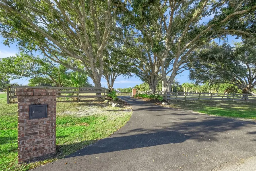 7042 Saddle Creek Circle, Sarasota, FL 34241 - Image #2