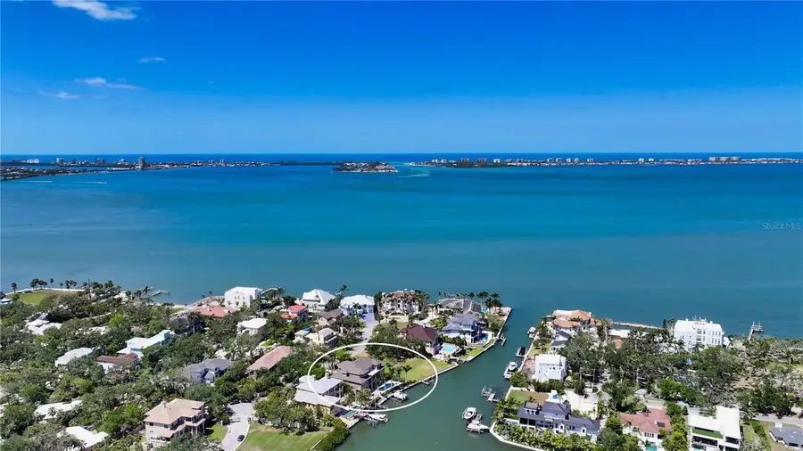 975 Whitakers Lane, Sarasota, FL 34236 - Image #2