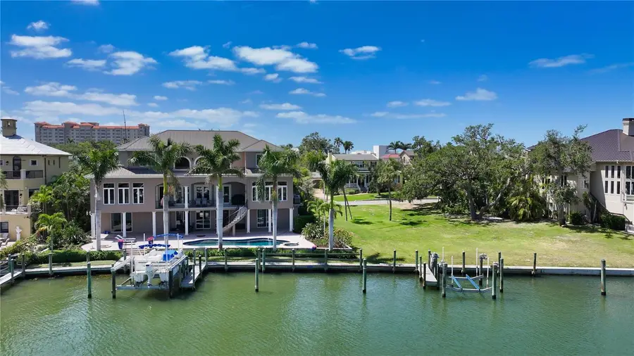 975 Whitakers Lane, Sarasota, FL 34236 - Image #3