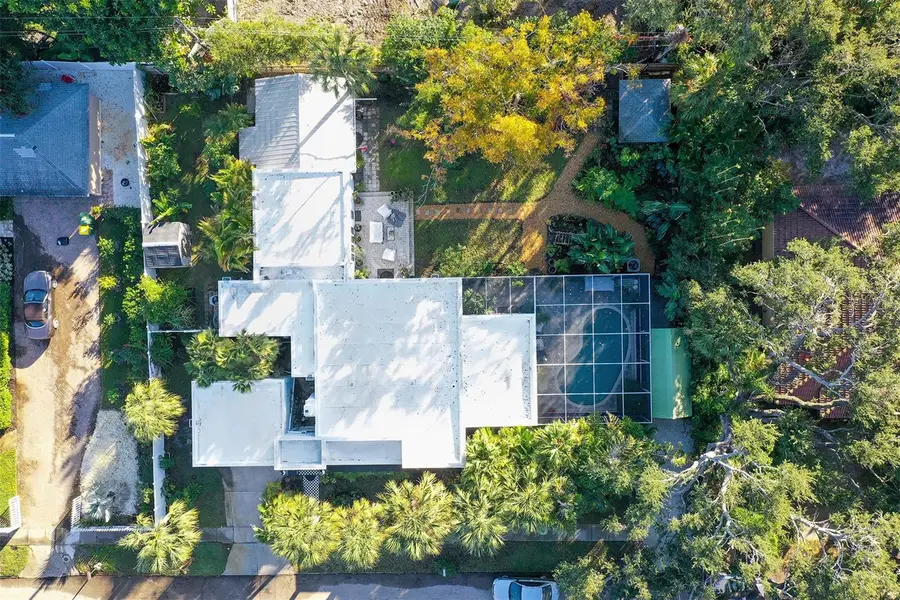 3615 Flores Avenue, Sarasota, FL 34239 - Image #2