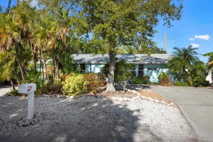 314 61st Street, Holmes Beach, FL 34217 - Image #2