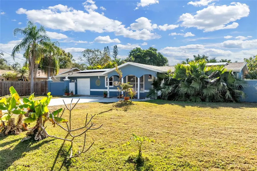 2332 Pinehurst Street, Sarasota, FL 34231 - Image #2